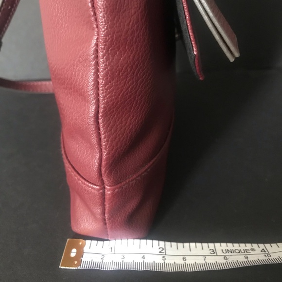 Kenneth Cole Cross Body Purse - Picture 9 of 9